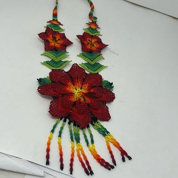 Huichol red flower Colorful Floral Flower Handmade Glass Seed Beaded Necklace - Picture 1 of 7